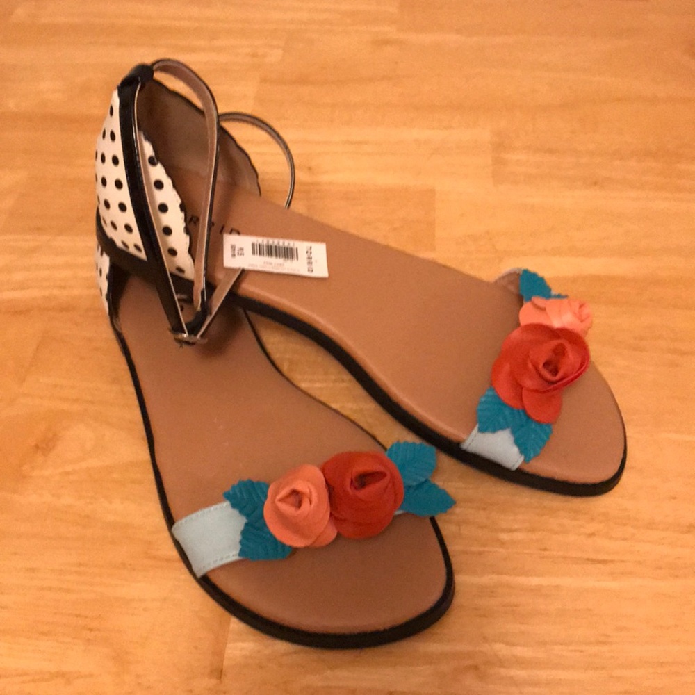 Women’s polka dot and 3D flowers sandals